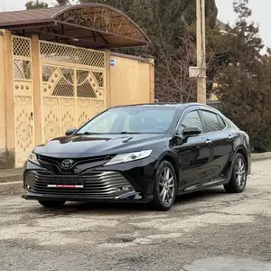 Toyota Camry, 2018