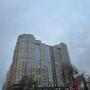 3-комн. квартира, 14 этаж, 109 м², Молодёжный театр, цирк