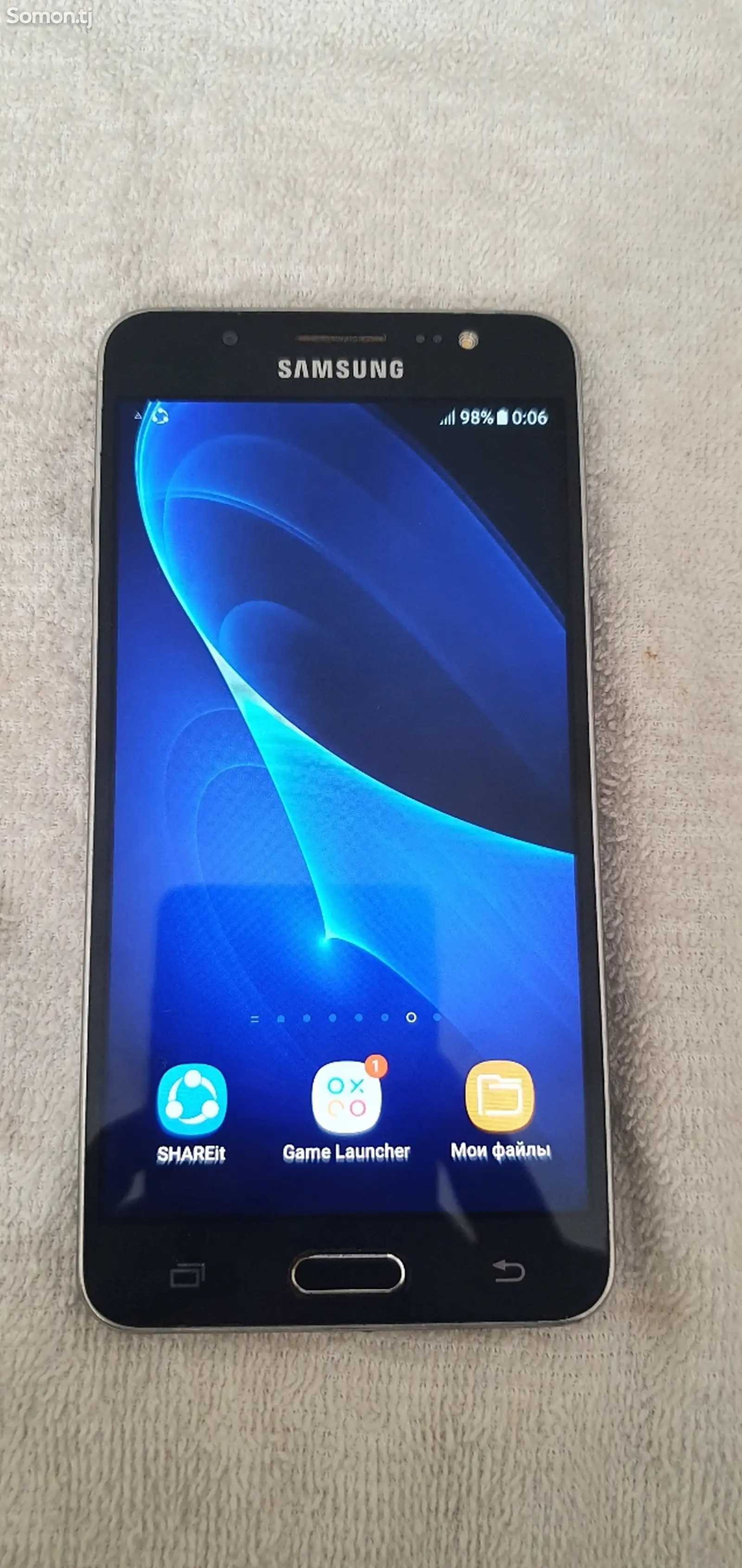 Samsung Galaxy J5+-3