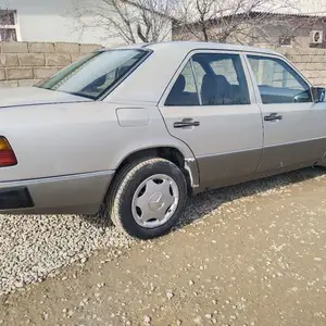 Mercedes-Benz W124, 1991