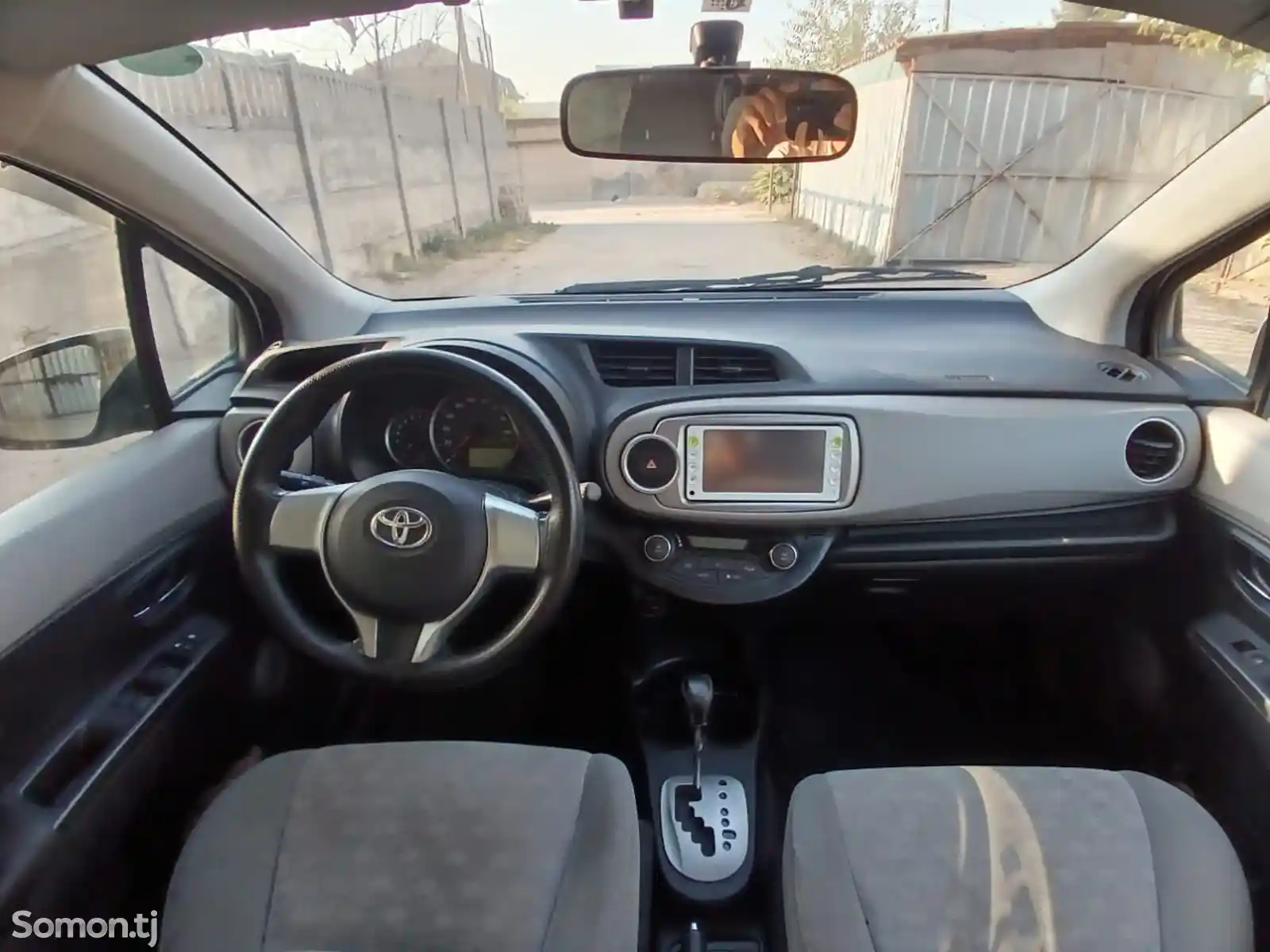 Toyota Vitz, 2011-8