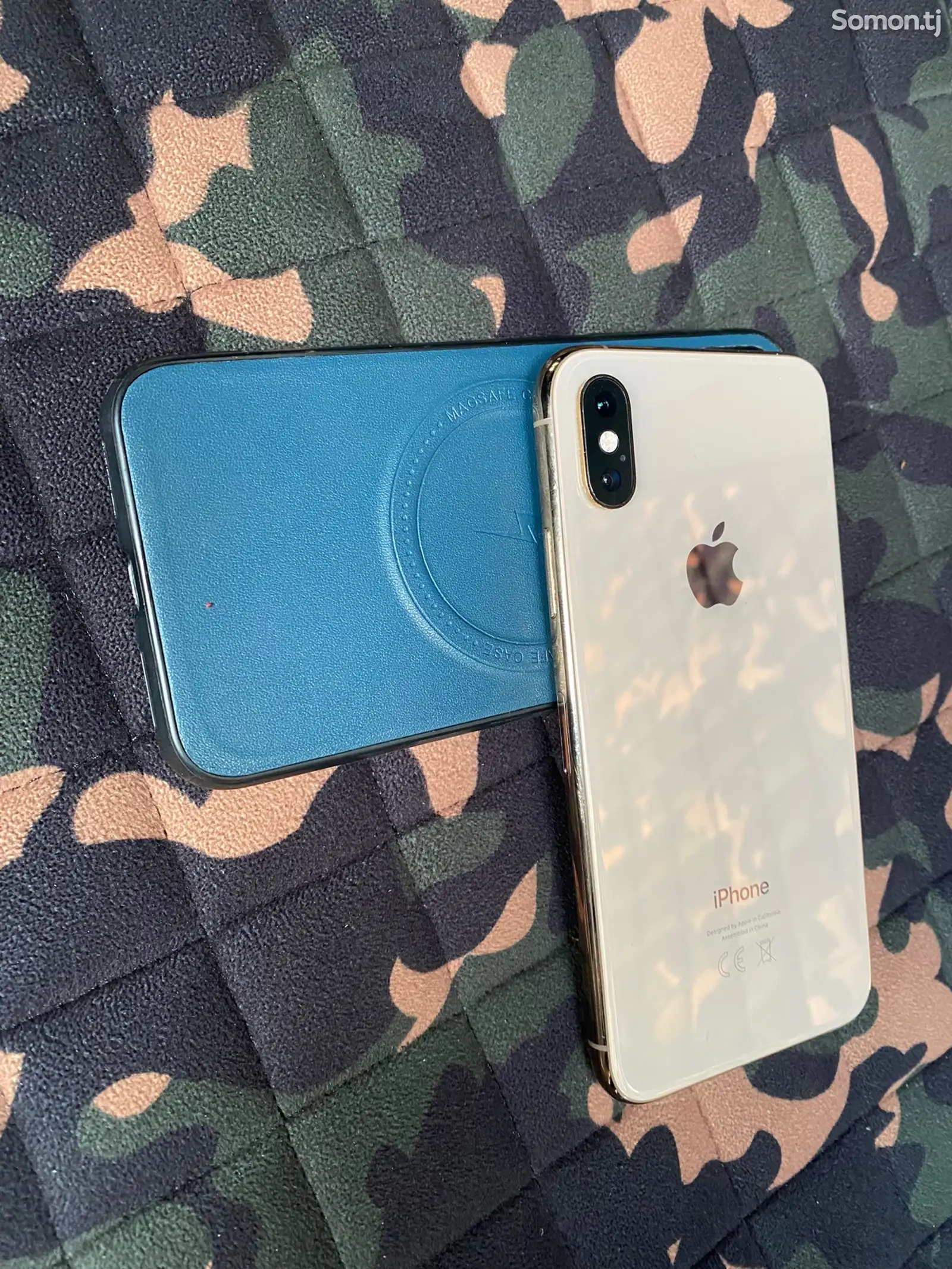 Apple iPhone Xs, 64 gb, Gold-1