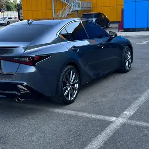 Lexus IS series, 2022