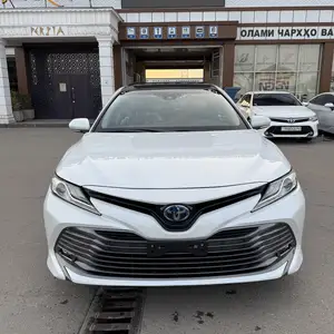 Toyota Camry, 2018