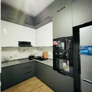 2-комн. квартира, 10 этаж, 65м², Фирдавси