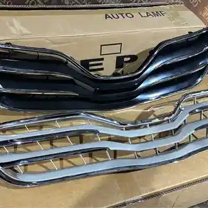 Решетка радиатора от Toyota Camry