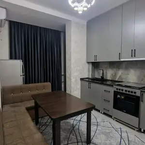 2-комн. квартира, 10 этаж, 72м², 102 мкр