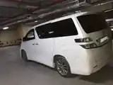 Toyota Vellfire, 2010-7