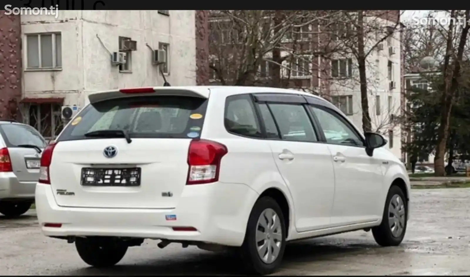 Задние не тонированные стёкла от Toyota Fielder 2013-2018-1