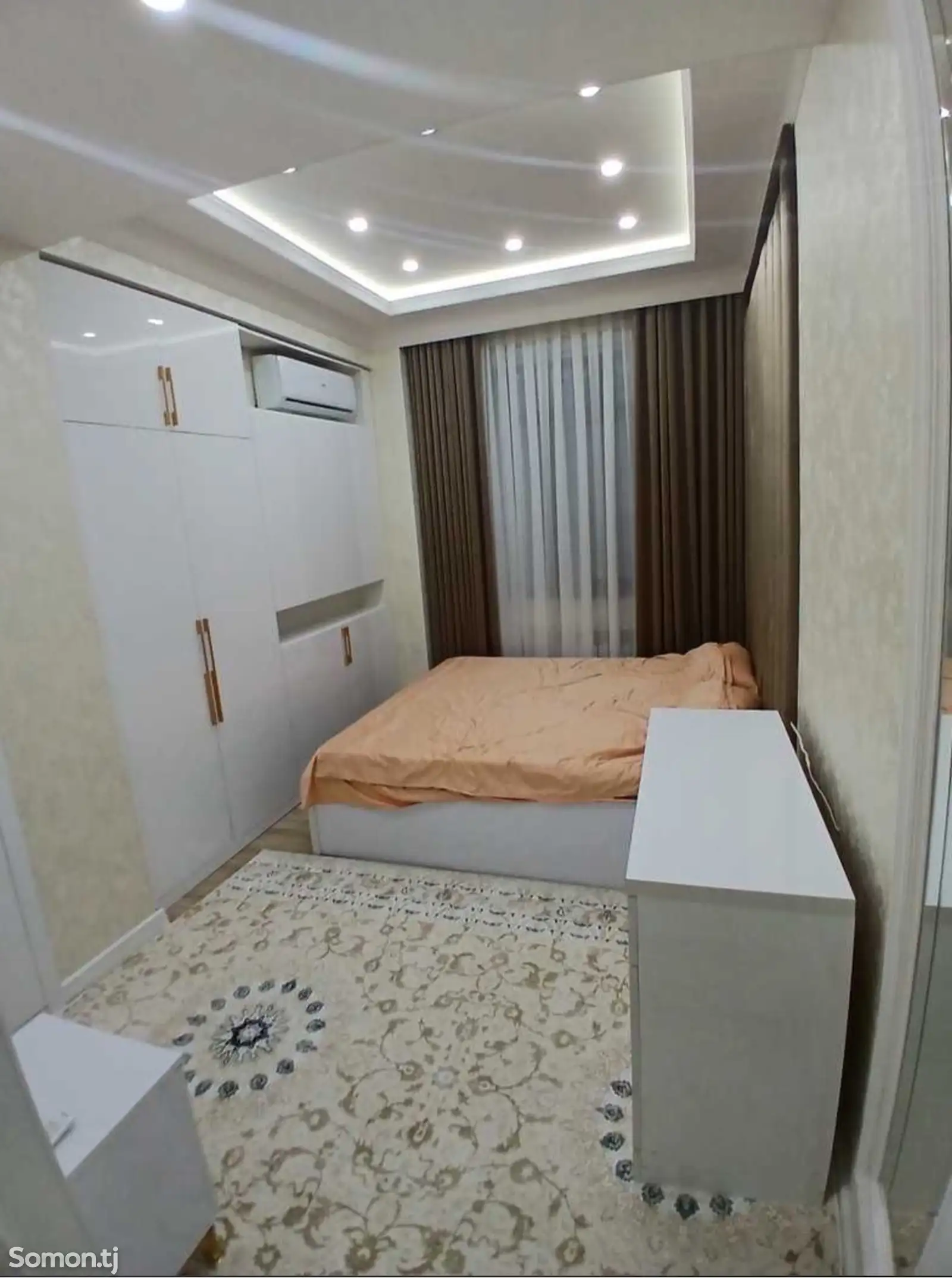 2-комн. квартира, 13 этаж, 70м², Цирк-1