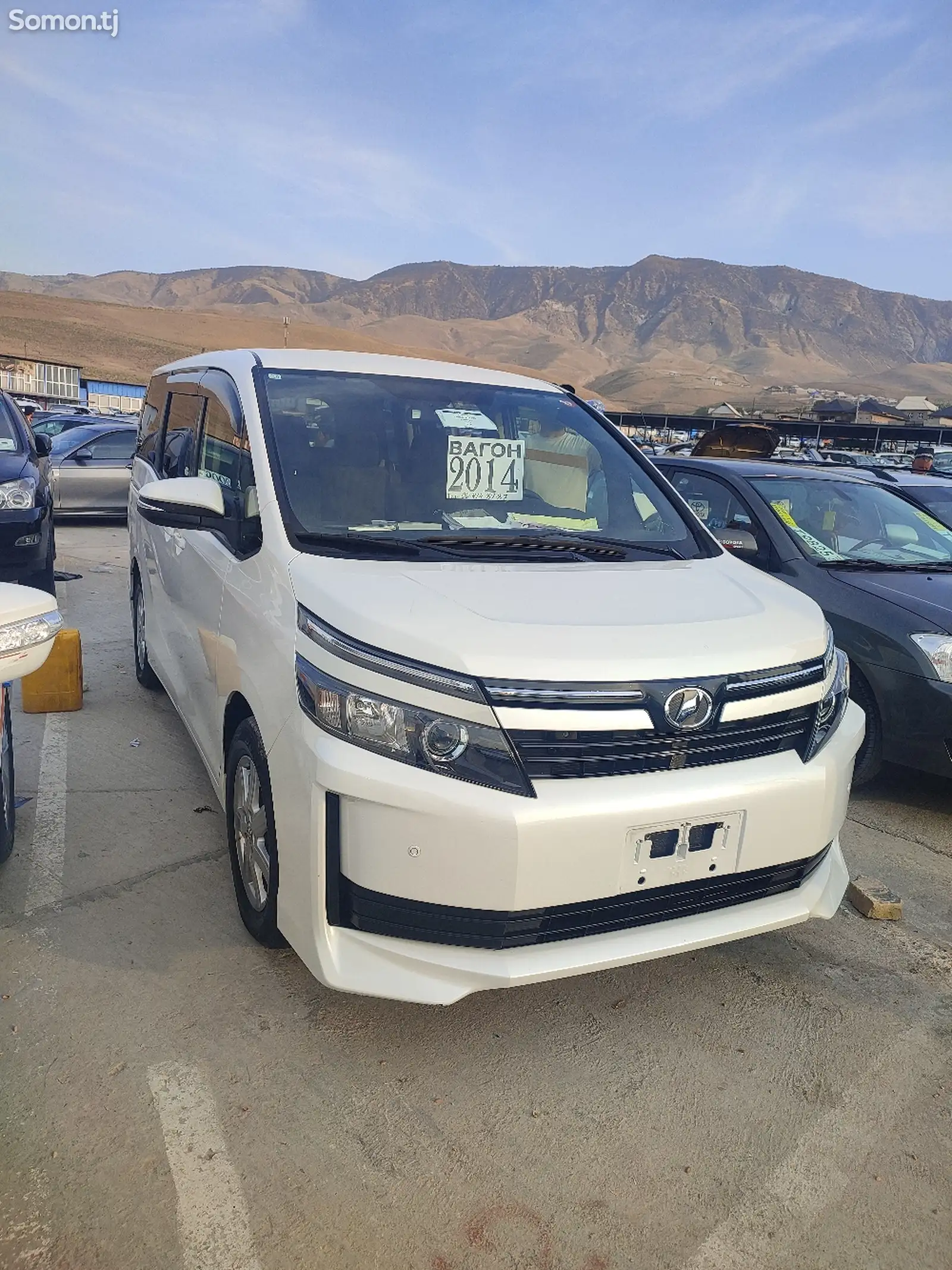 Toyota Voxy, 2014-1