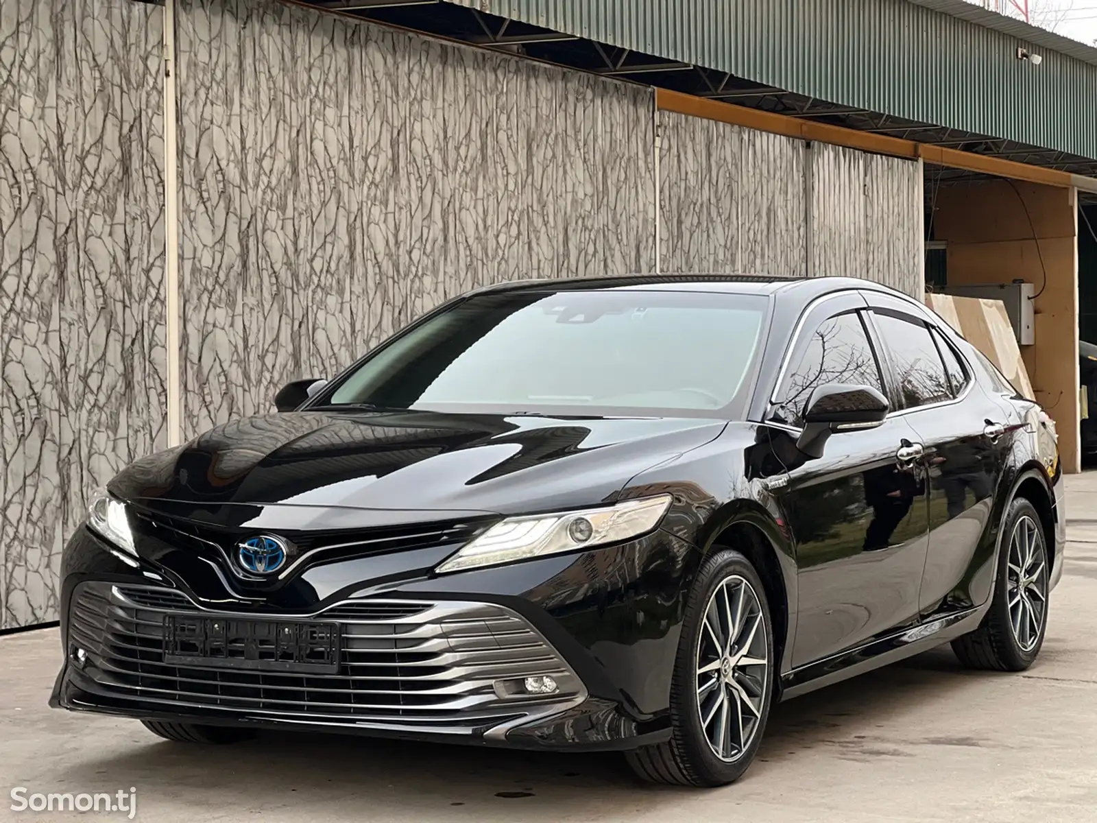 Toyota Camry, 2018-1