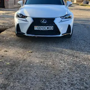 Lexus IS series, 2016