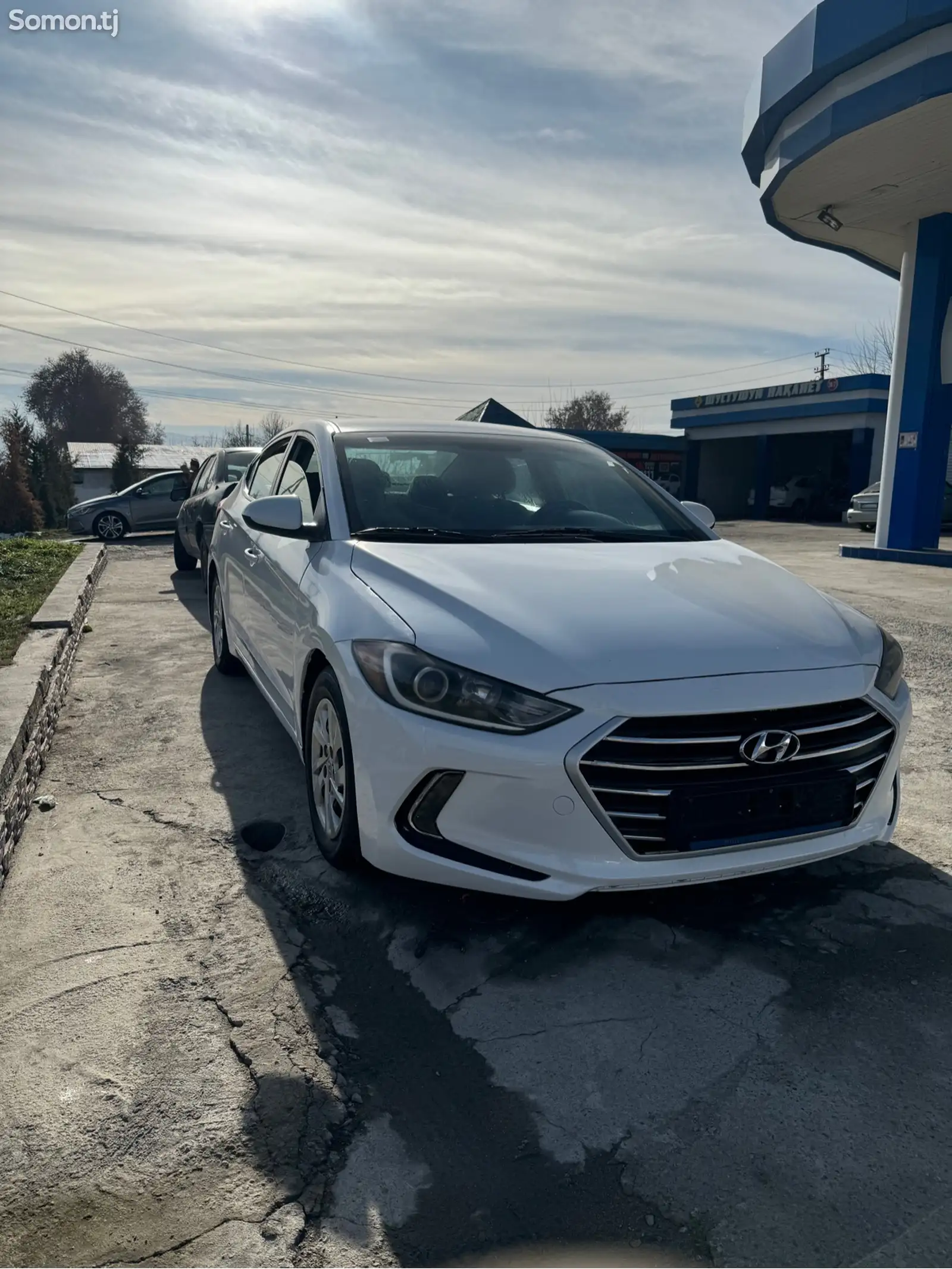 Hyundai Elantra, 2017-1