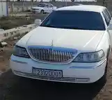 Lincoln Town Car, 2003-3