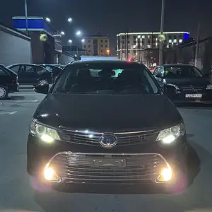 Toyota Camry, 2015