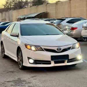 Toyota Camry, 2012