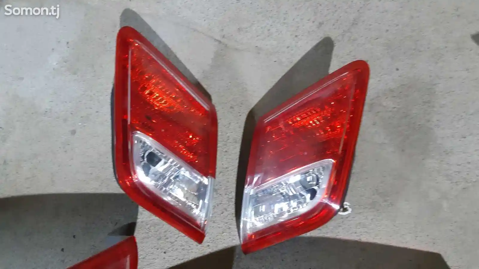 Задние фонари от Toyota Camry-5