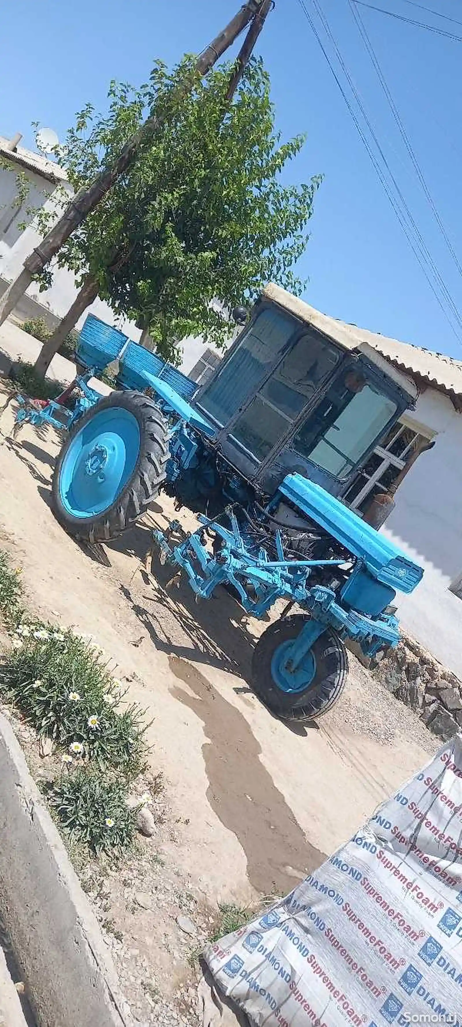 Трактор с культиватором-1