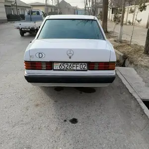 Mercedes-Benz E class, 1989