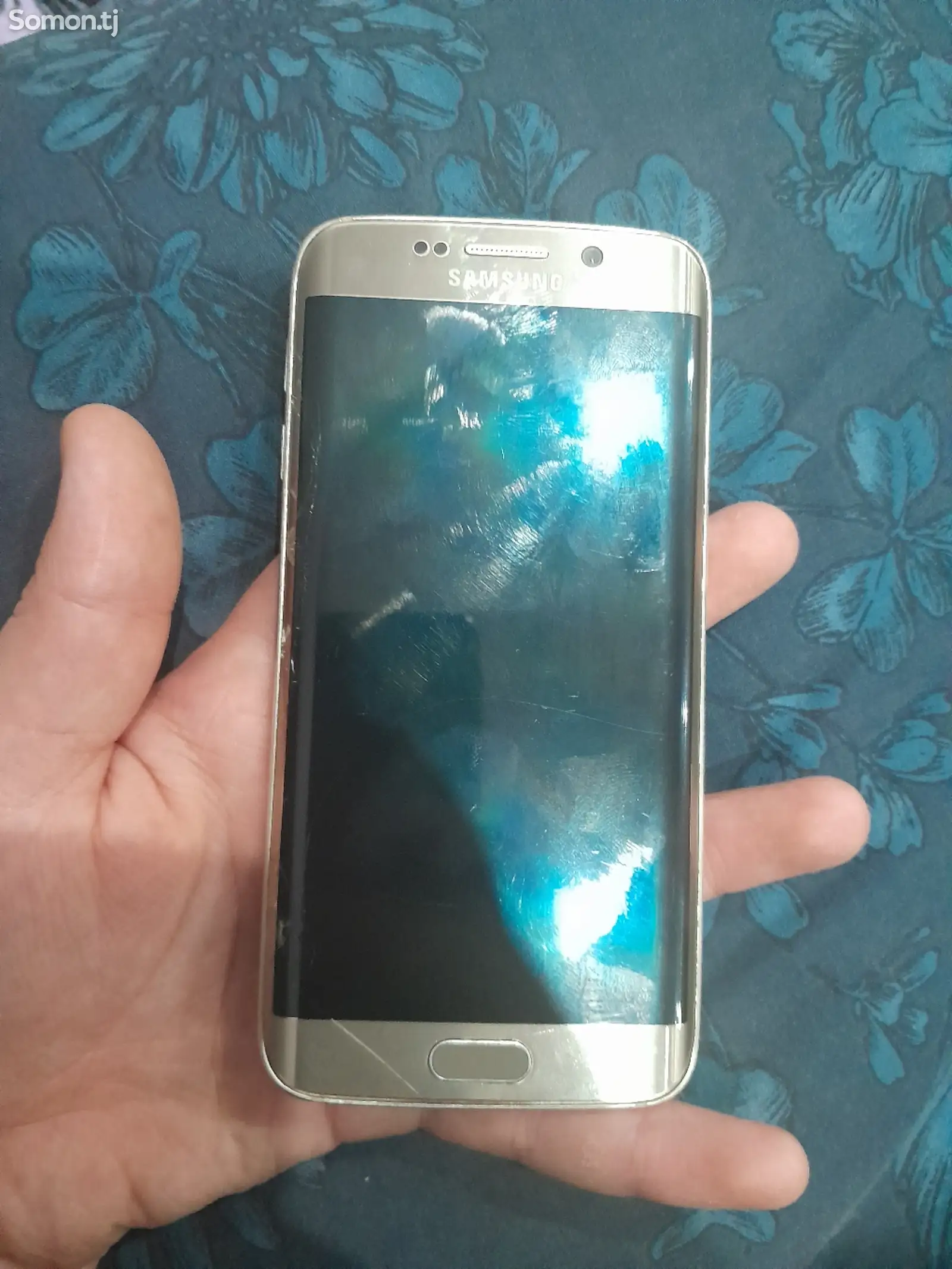 Samsung Galaxy S6 edge-1