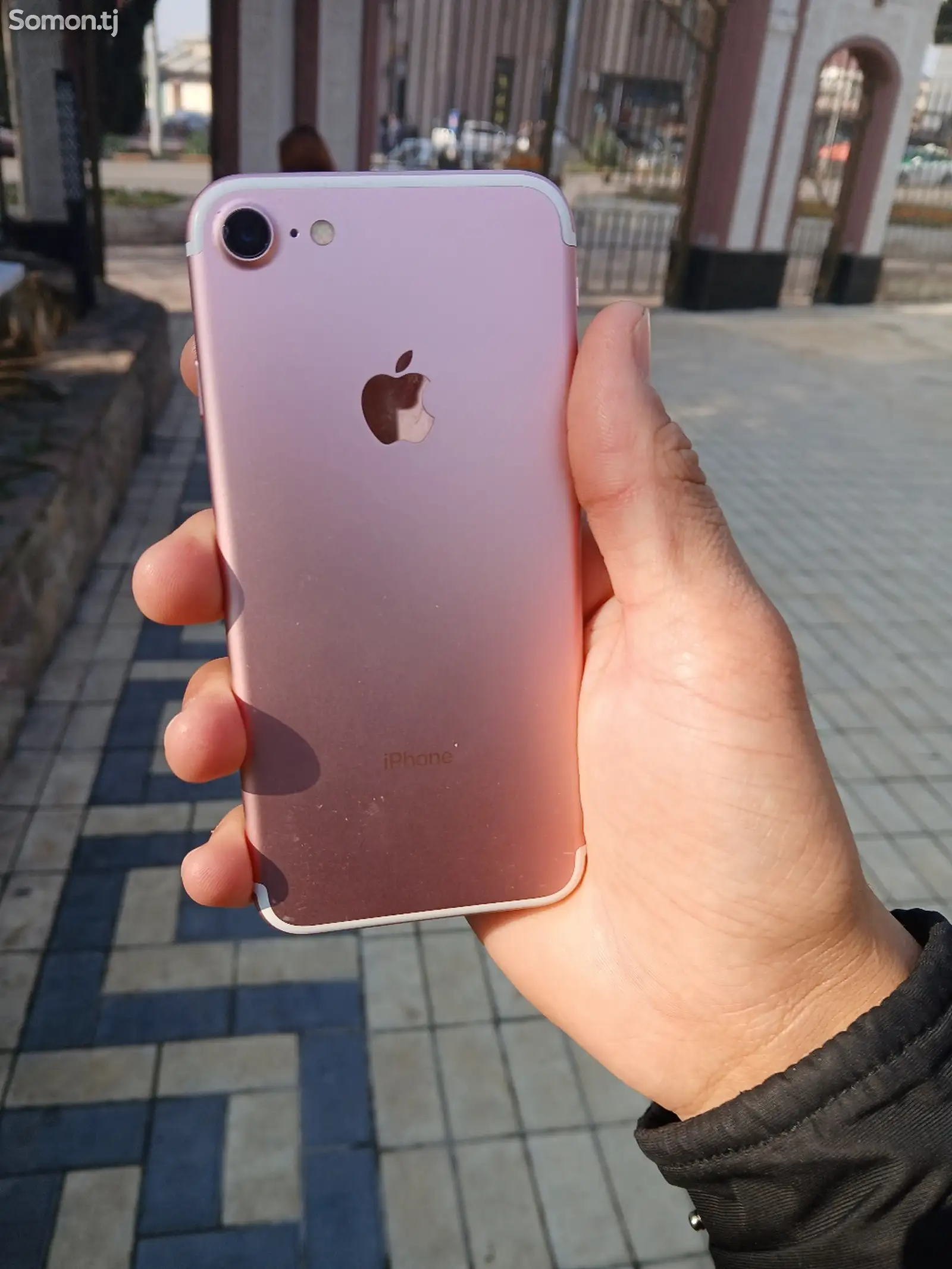 Apple iPhone 7, 32 gb-1