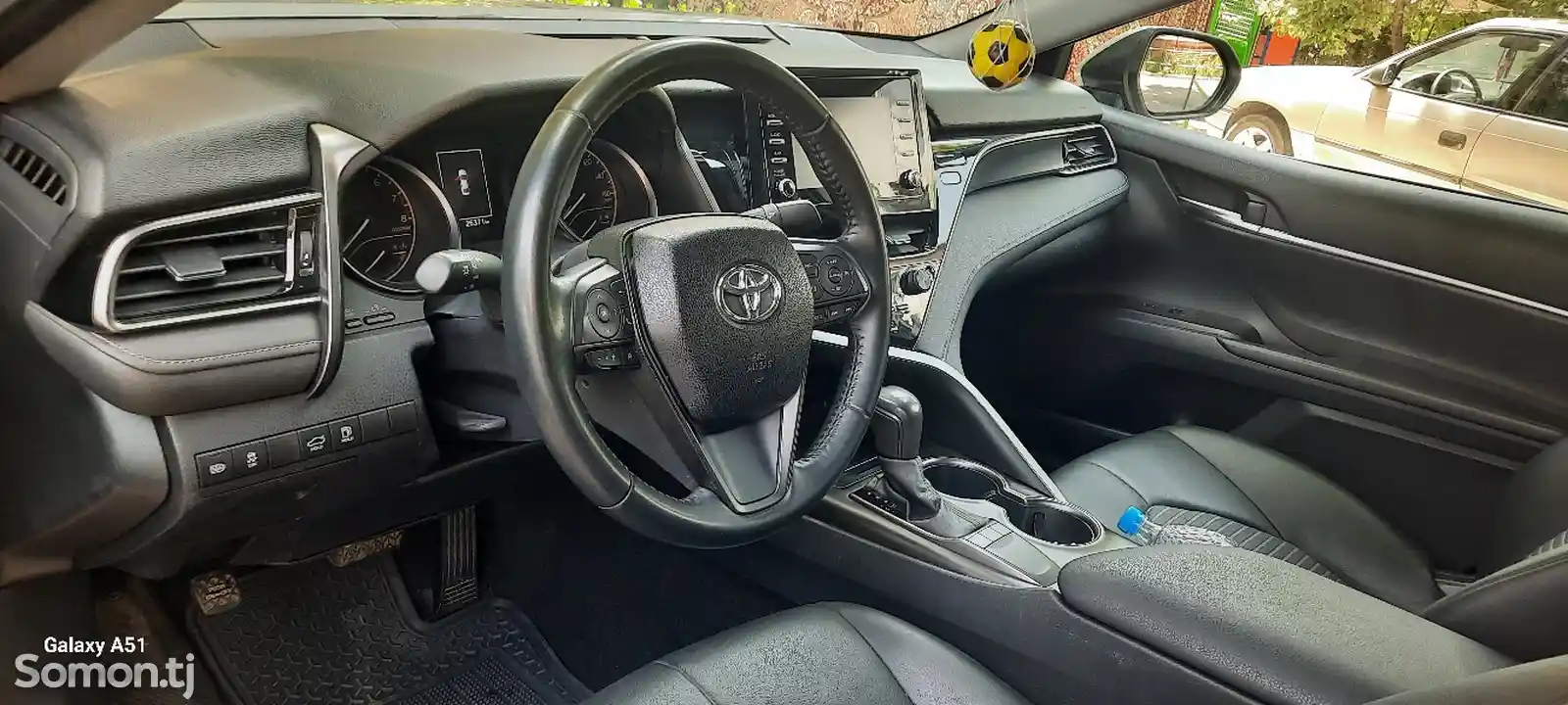 Toyota Camry, 2022-3