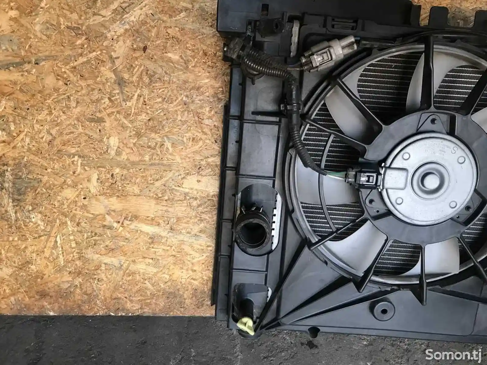 Вентилятор охлаждения двигателя Toyota Prius-2