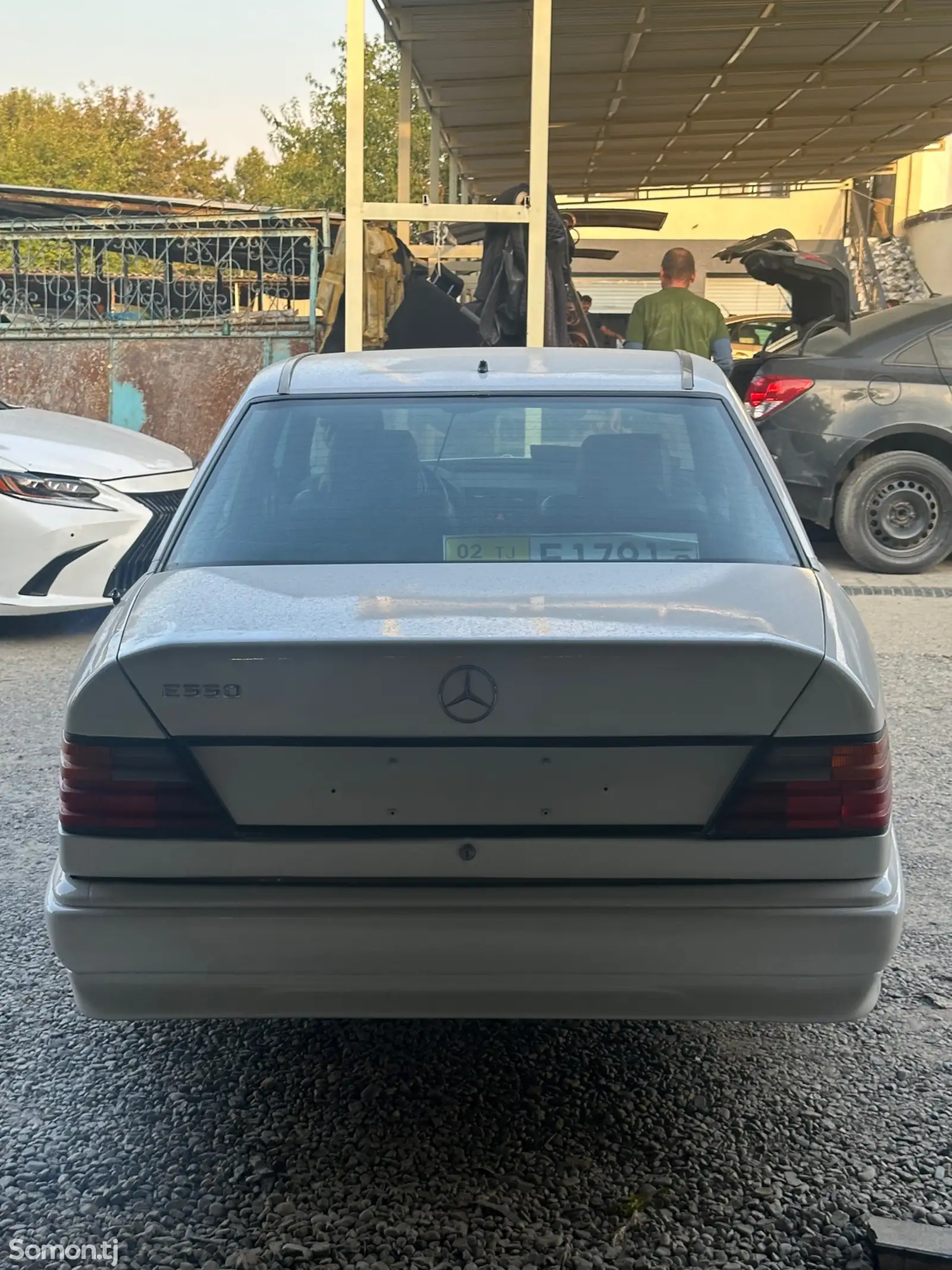 Mercedes-Benz W124, 1989-4