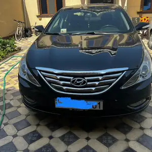 Hyundai Sonata, 2011