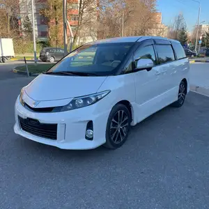 Toyota Estima, 2015