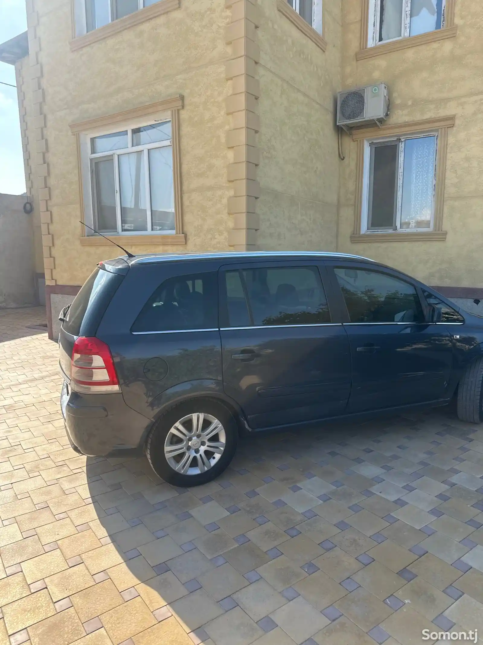 Opel Zafira, 2010-3