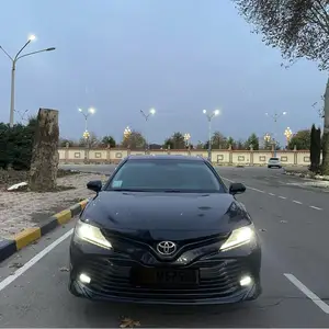 Toyota Camry, 2018