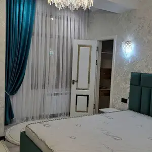 2-комн. квартира, 20 этаж, 72м², назди Гостиницаи Хилтон