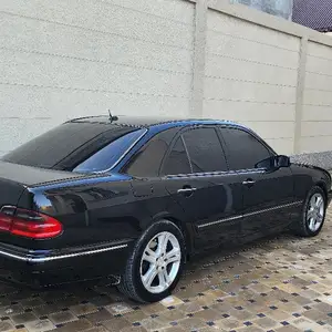 Mercedes-Benz E class, 2001