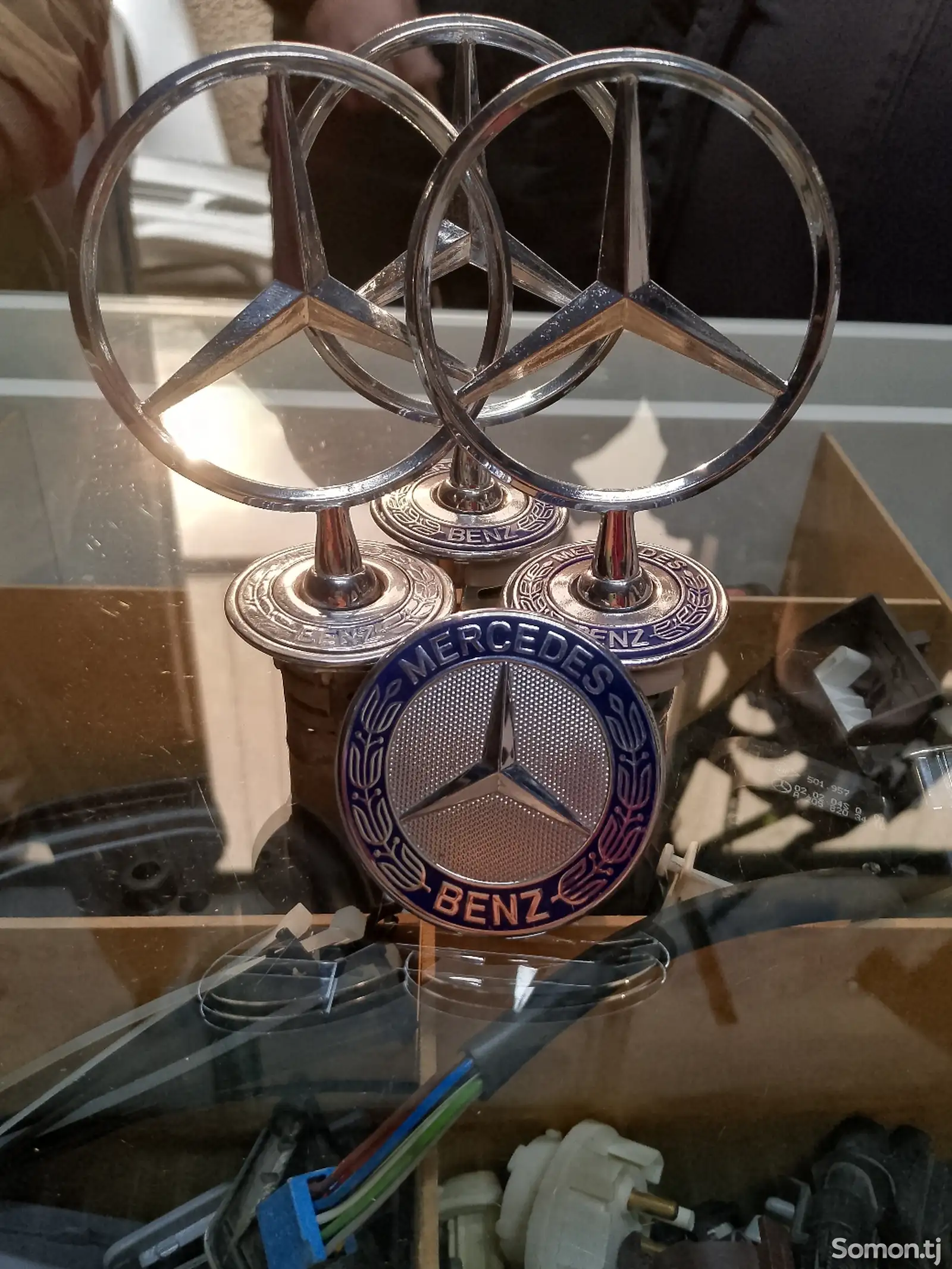 Знак капота Mercedes-Benz