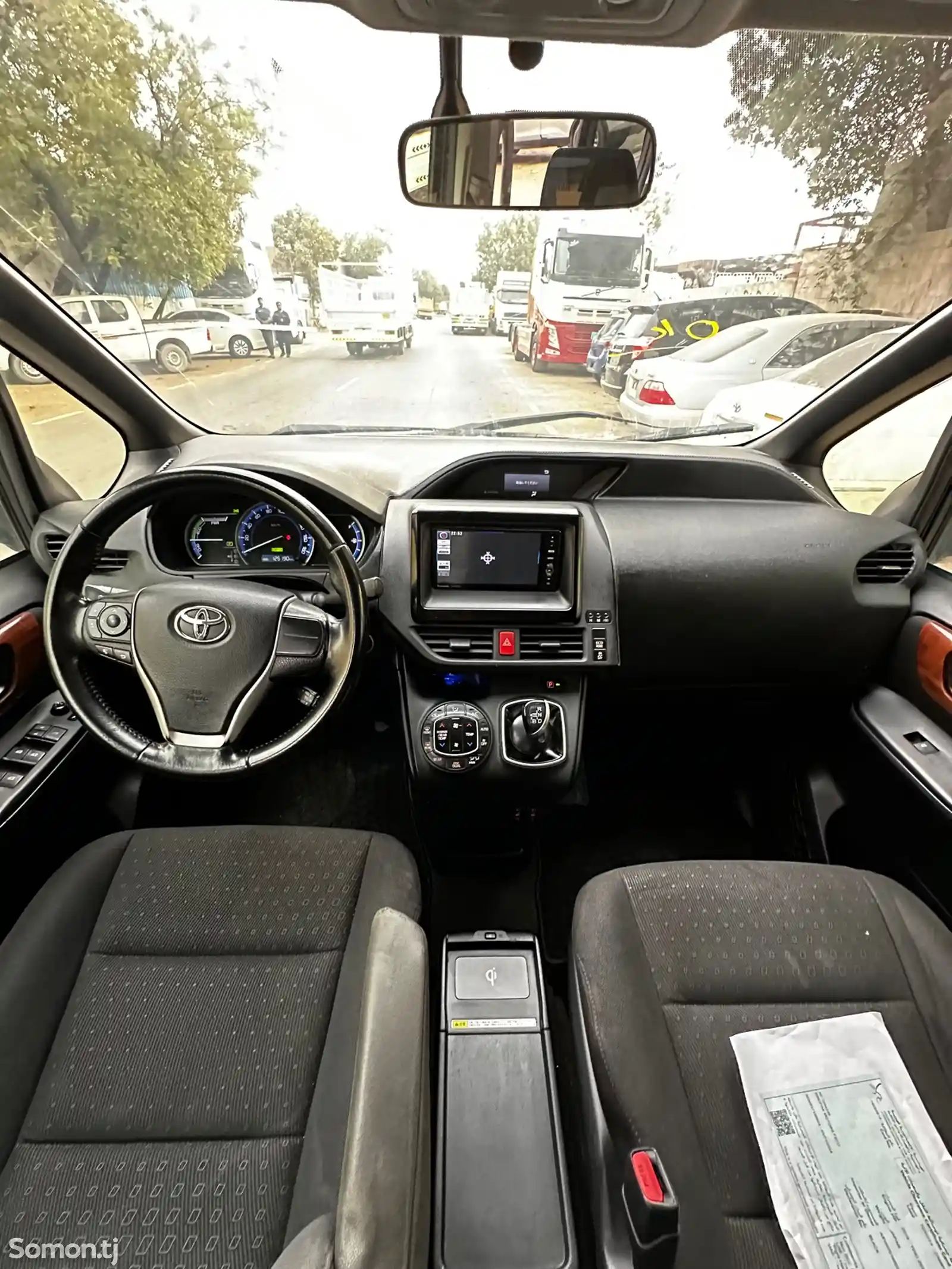 Toyota Voxy, 2014-15