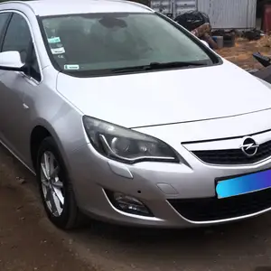 Opel Astra J, 2011