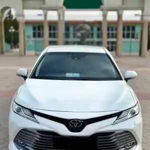 Toyota Camry, 2018