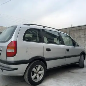 Opel Zafira, 2000