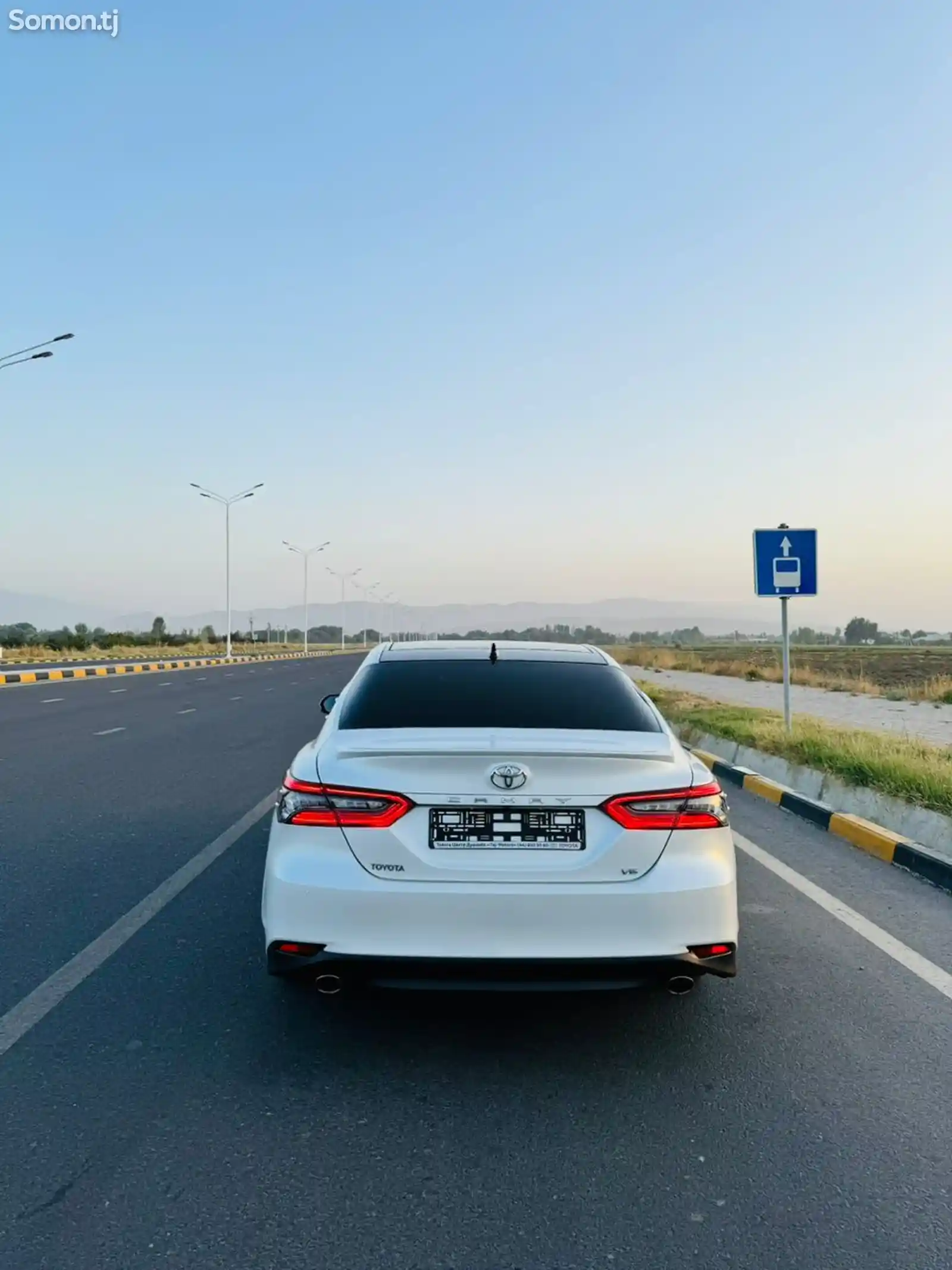 Toyota Camry, 2023-4