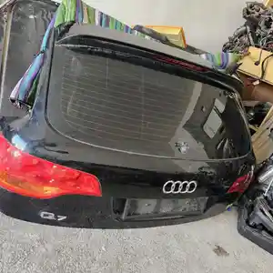 Дверь багажника на Audi Q7