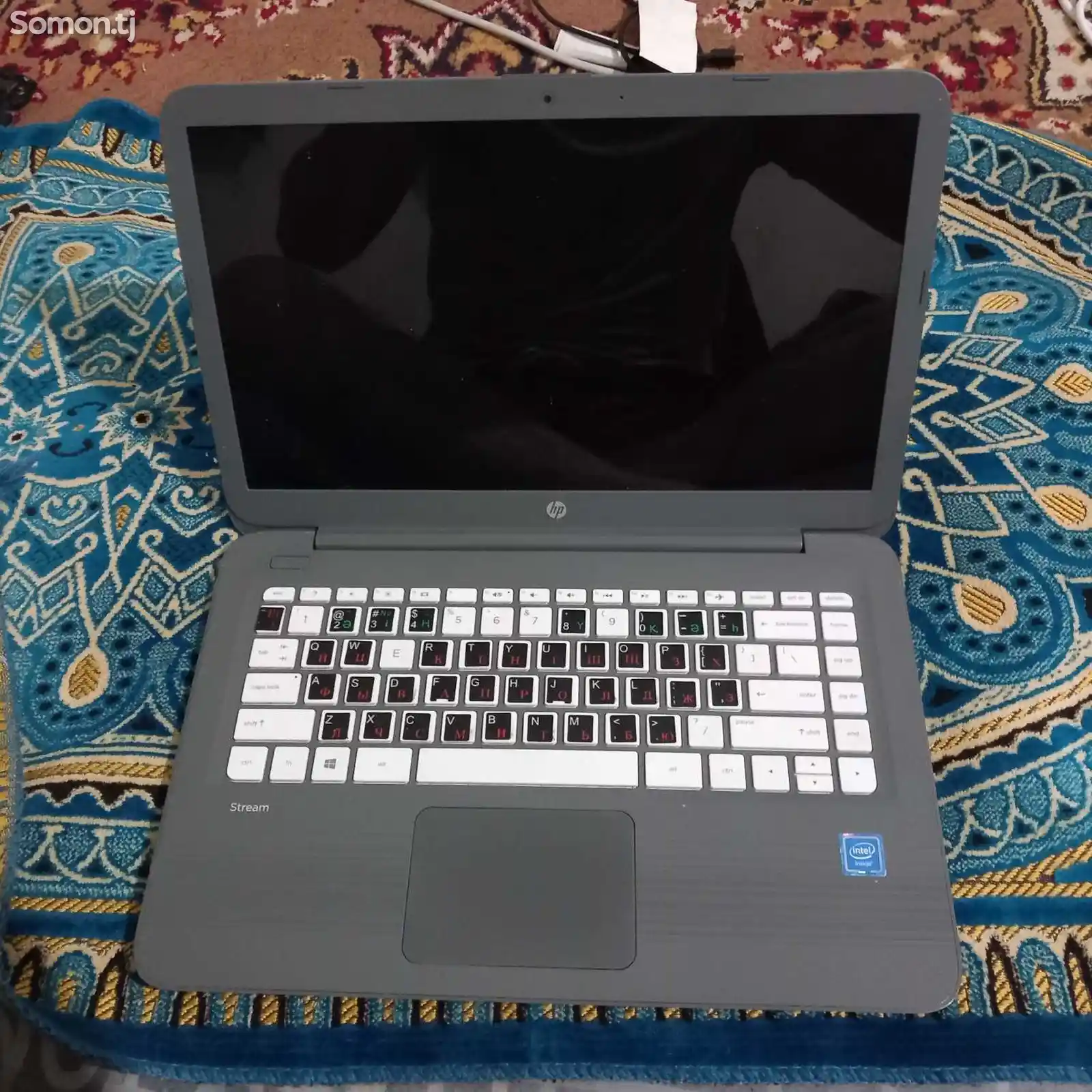 Ноутбук HP-1