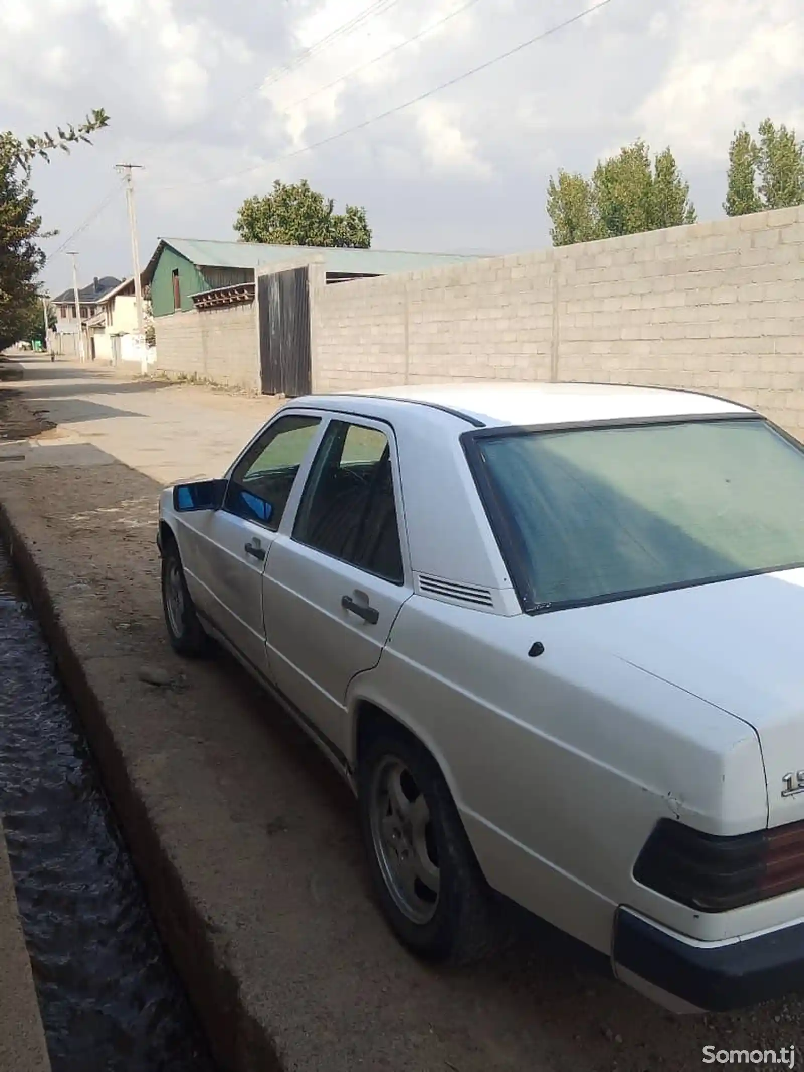 Mercedes-Benz W124, 1989-10