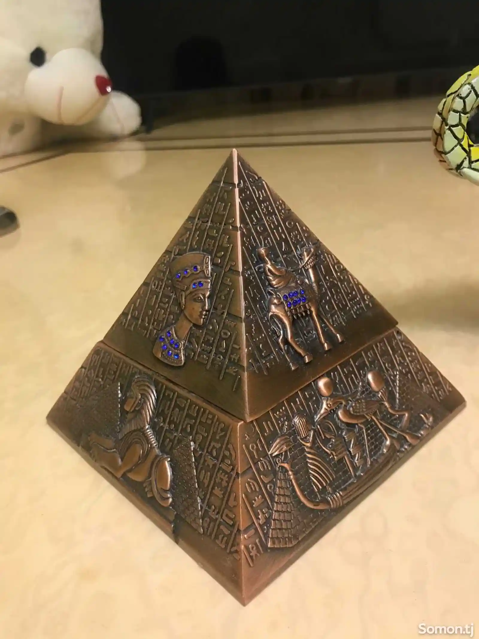 Сувенир пирамида-2