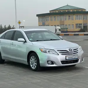 Toyota Camry, 2010