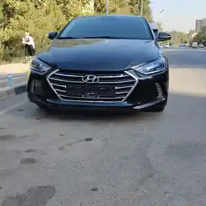 Hyundai Elantra, 2017