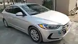 Hyundai Elantra, 2018-10