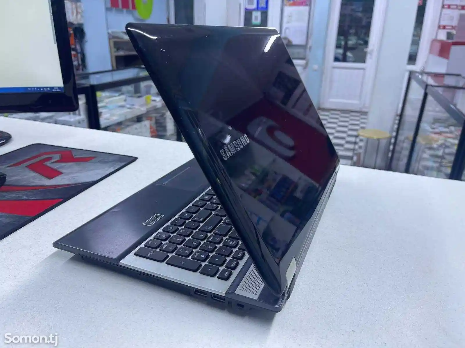 Игровой ноутбук Samsung i5/6Gb/2Gb/120Gb-3