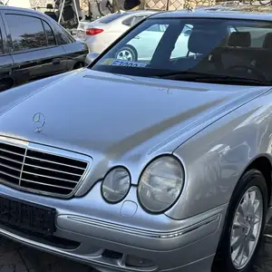 Mercedes-Benz E class, 2001